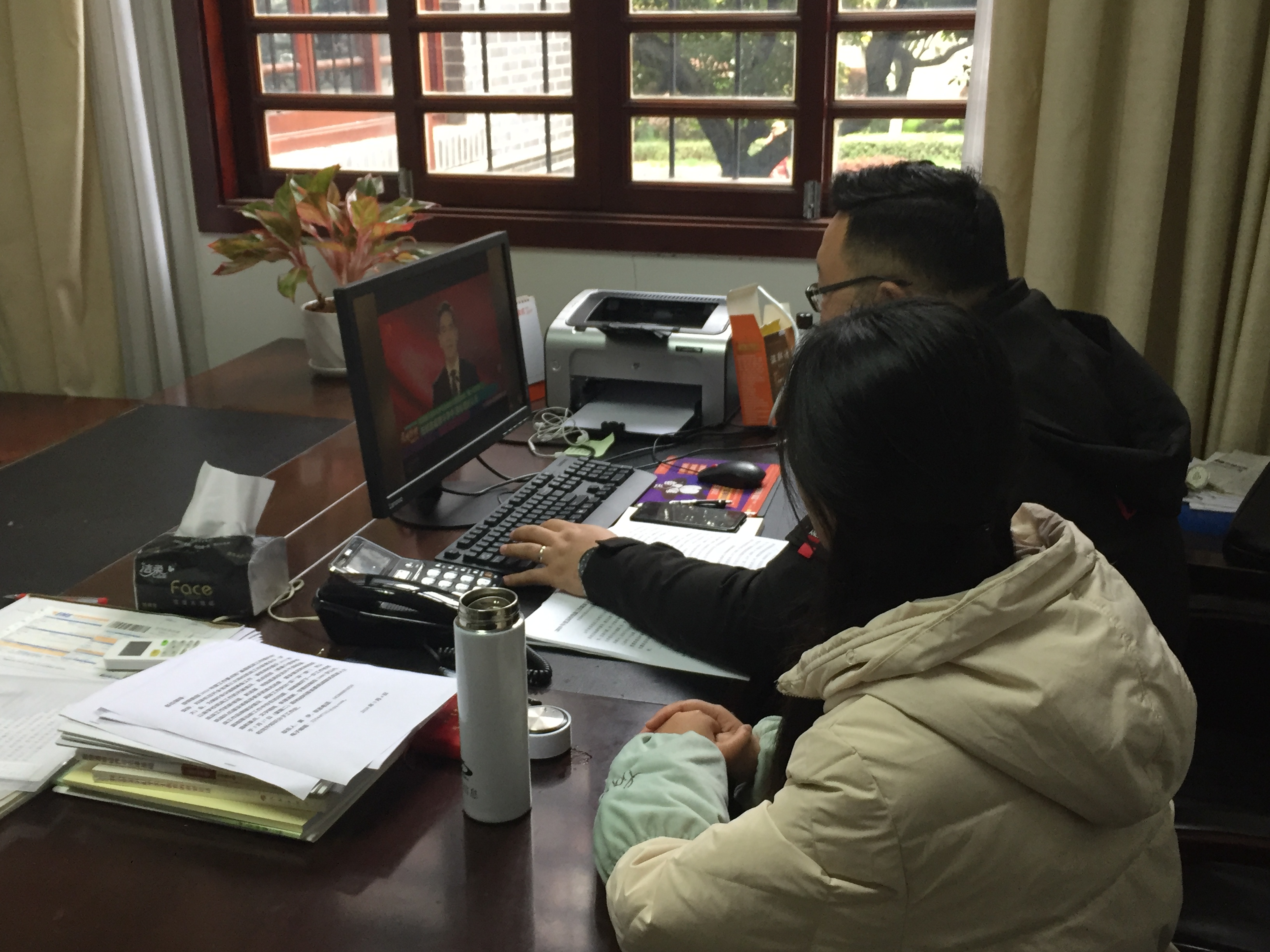 四川农业大学已经复工的老师正一起“上课”.JPG