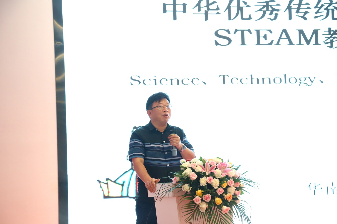 杨宁.jpg