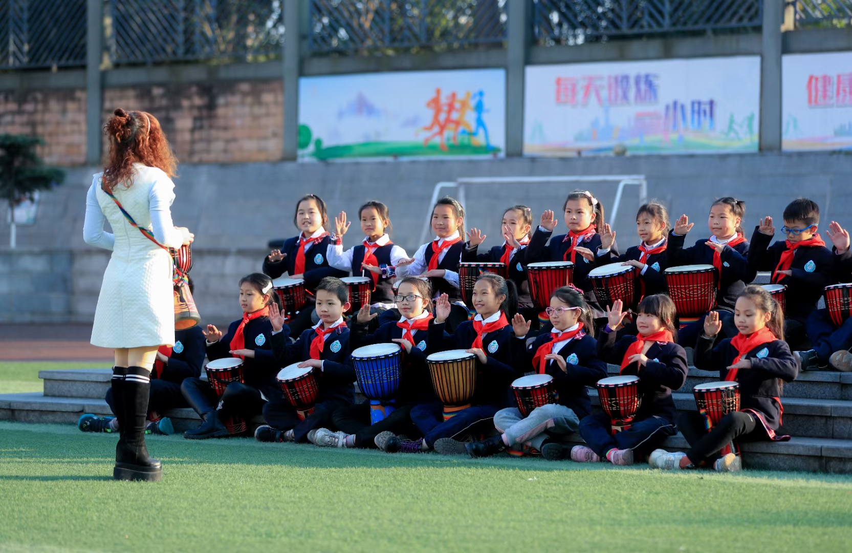 高新区小学非洲鼓.jpg