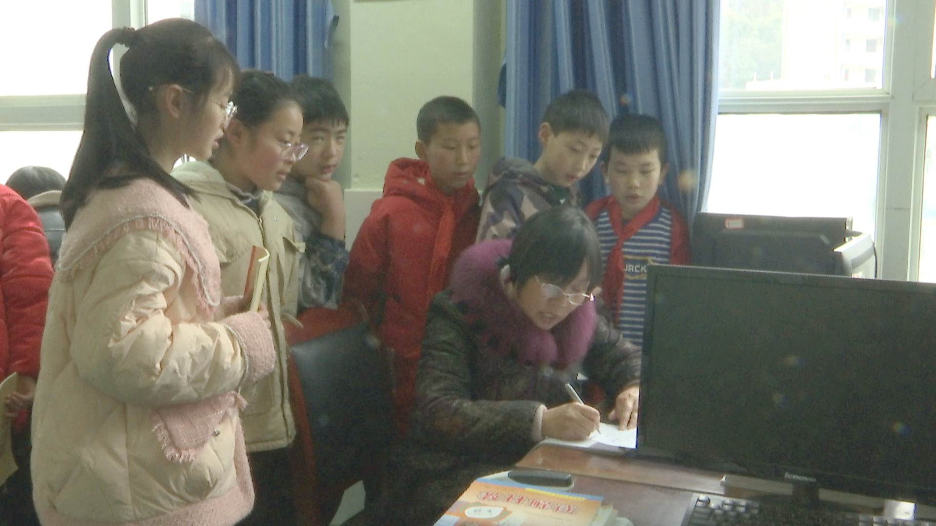 何琼 2.jpg