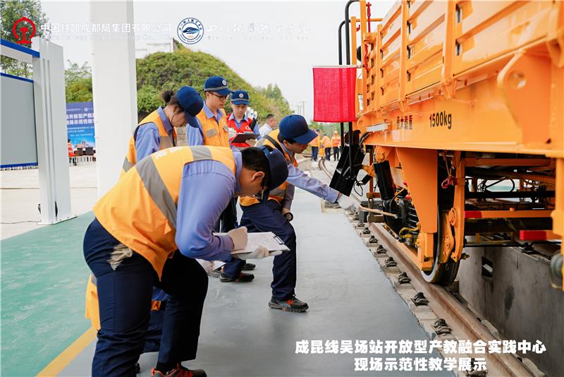 thumb_1608a644-7ce5-44bc-8117-eda87b54cd3a.jpg